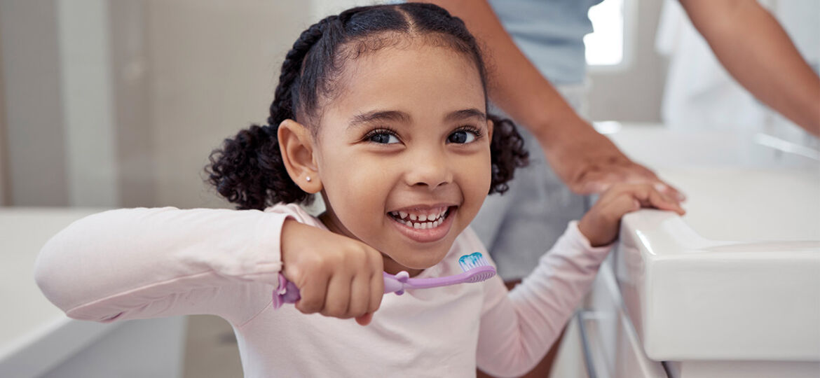 10 Tips Menjaga Kesehatan Gigi Anak Sejak Kecil